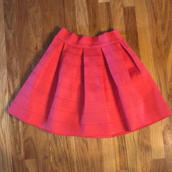 express pleated skirt
